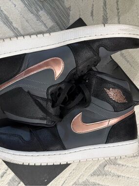 Nike Air Jordan 1 Retro High Black Metallic Red Bronze Grey Size 12